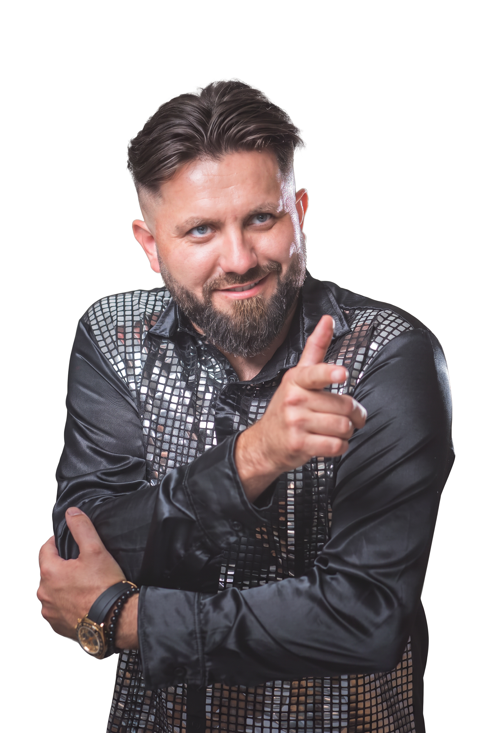 MIRO jako DJ w błyszczącej koszuli, kontakt z publicznością