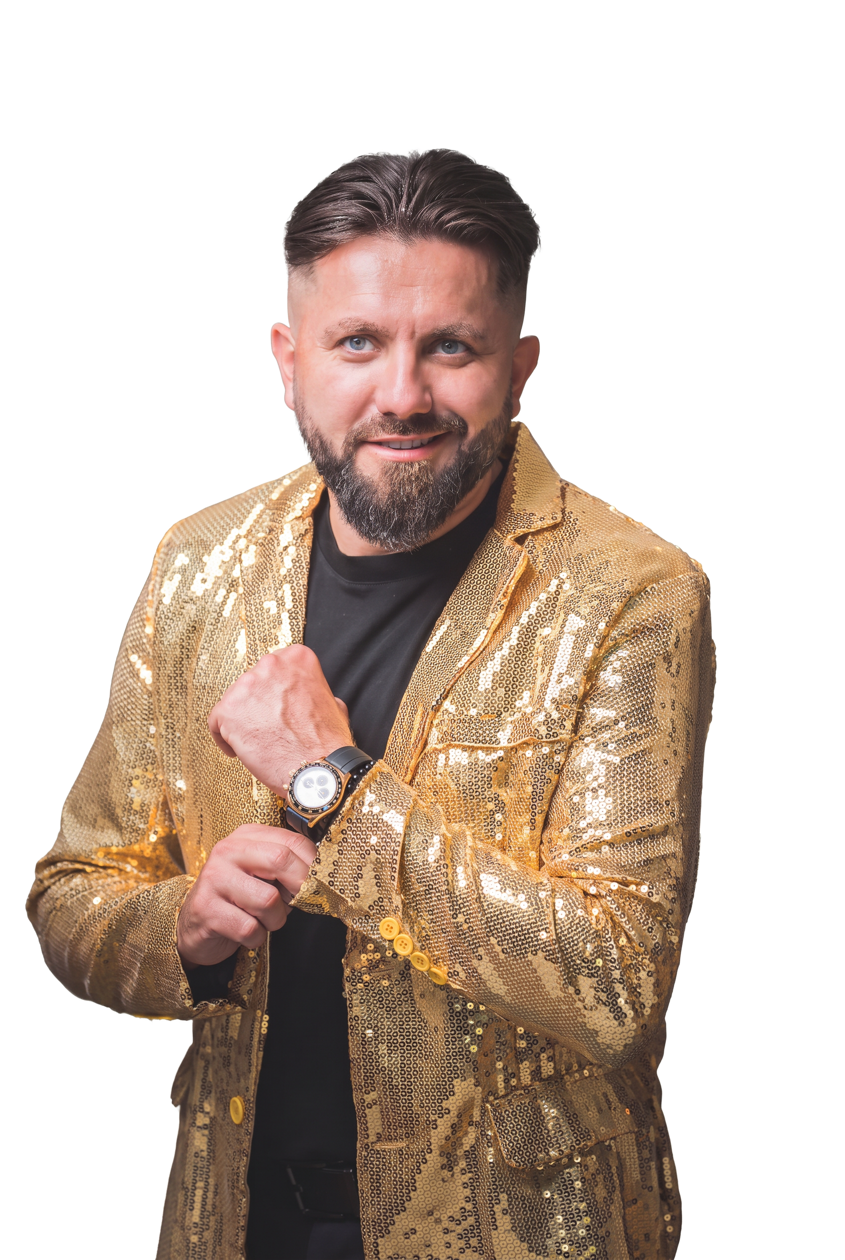 MIRO podczas występu koncertowego w złotej marynarce
